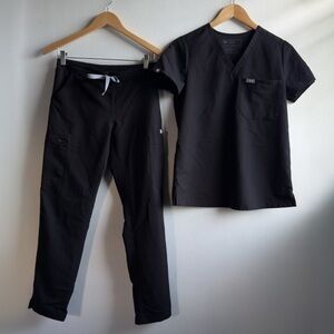 FIGS Scrub Set in Black